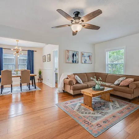 Villa Charming Kenwood Sanctuary